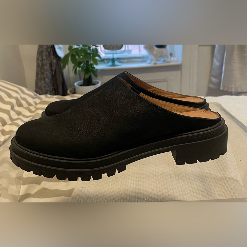 MADEWELL- The Bradley Lugsole Mule in black